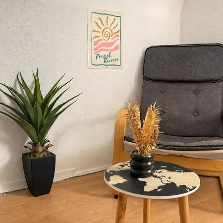 Cosy Avec Terrasse - *