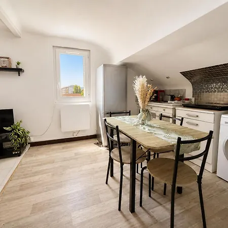 Cosy Avec Terrasse - *