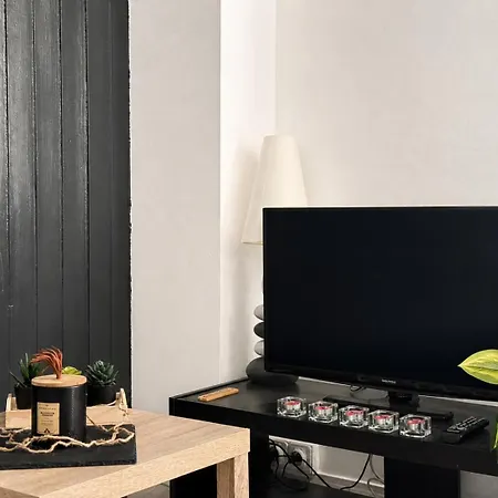 Cosy Avec Terrasse - شقة *